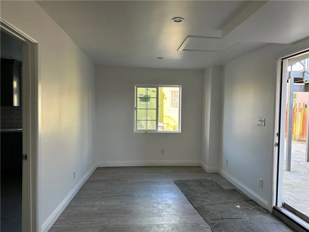 5819 4th Avenue 3, Los Angeles, California 90043 home-pic-2