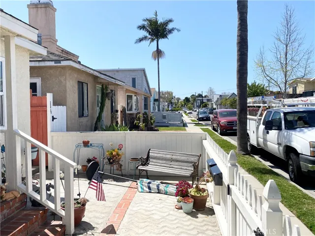 258 17th Street, Seal Beach, California 90740