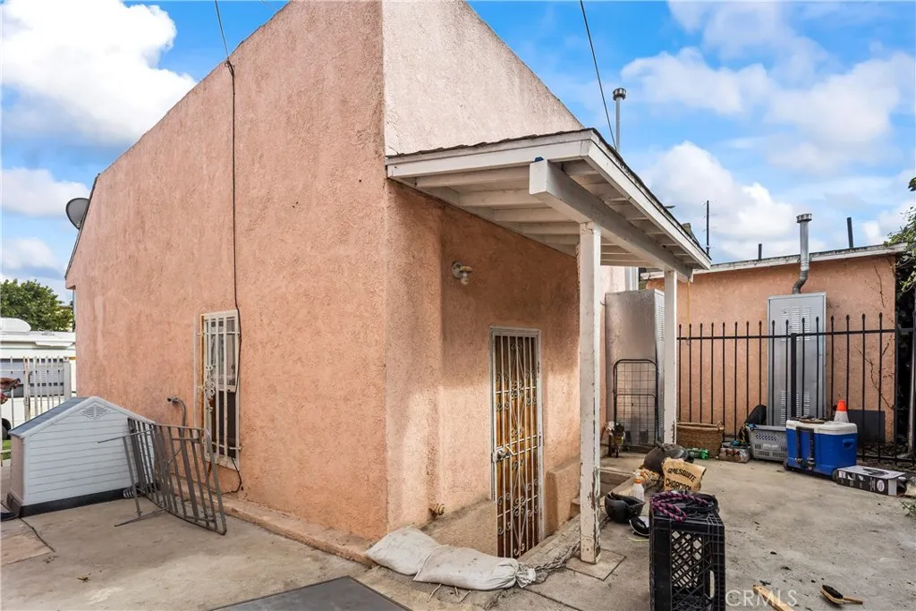 7705 S Vermont Avenue, Los Angeles, California 90044 home-pic-8