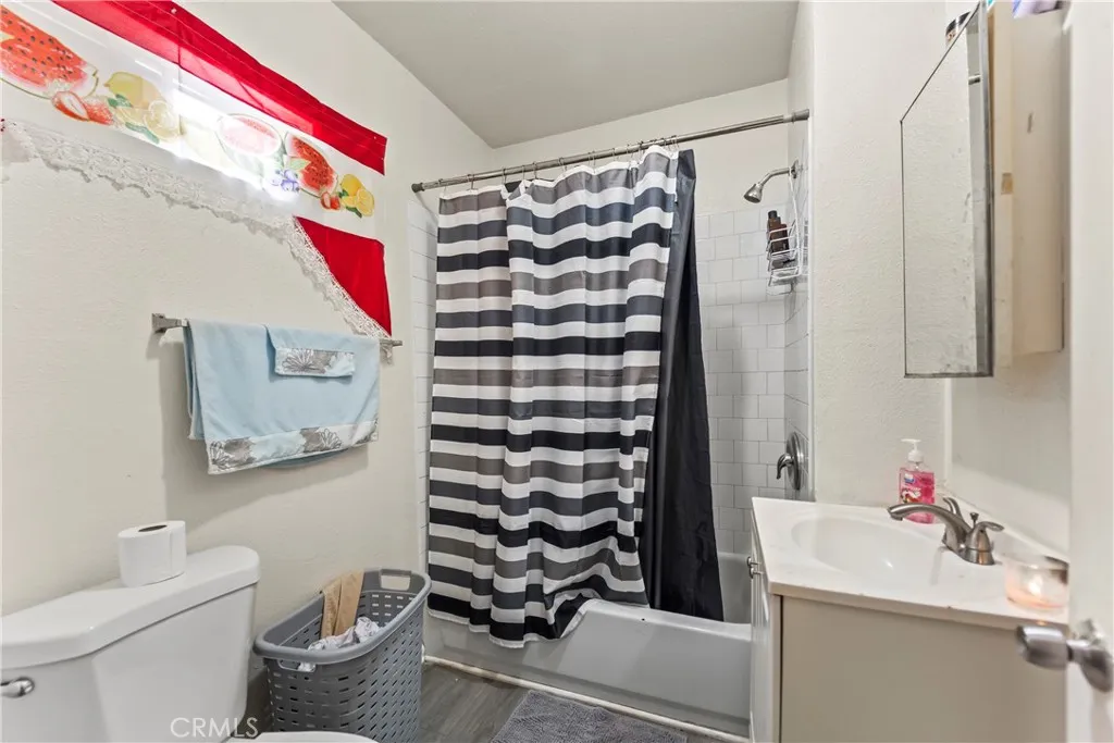 7705 S Vermont Avenue, Los Angeles, California 90044 home-pic-28