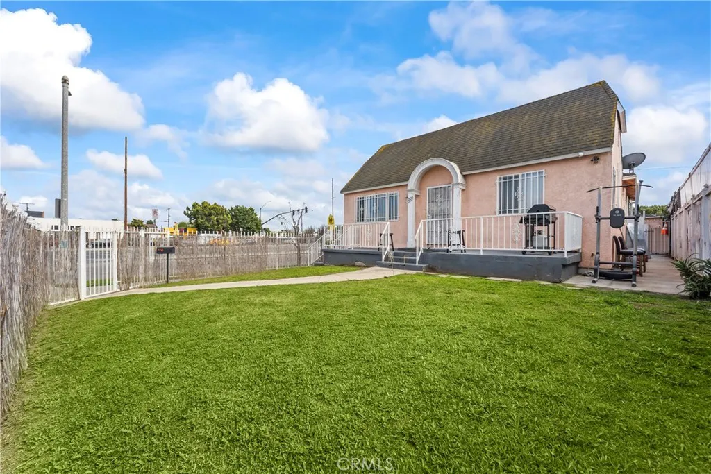 7705 S Vermont Avenue, Los Angeles, California 90044 home-pic-2