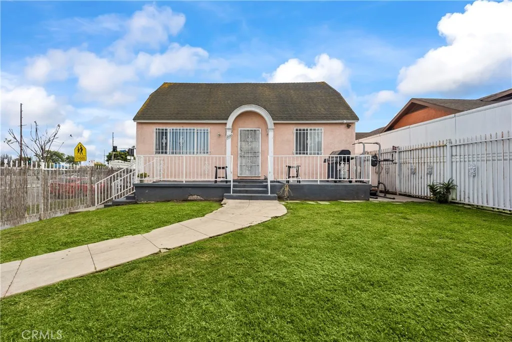7705 S Vermont Avenue, Los Angeles, California 90044 home-pic-4
