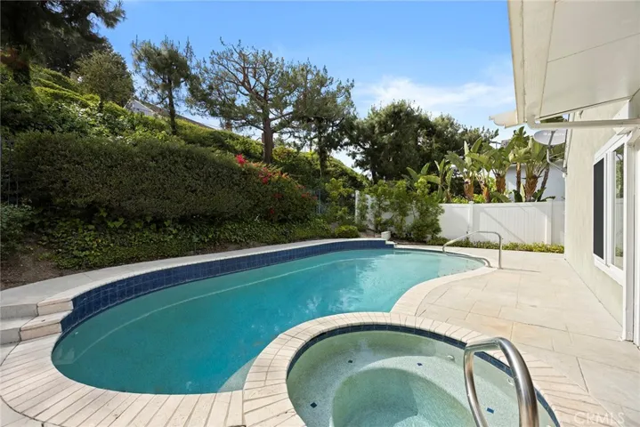 521 S Weymouth Court, Anaheim Hills, California 92807