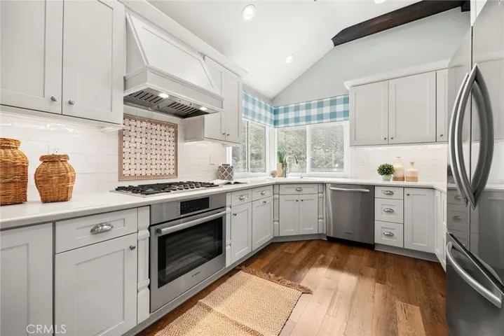 521 S Weymouth Court, Anaheim Hills, California 92807