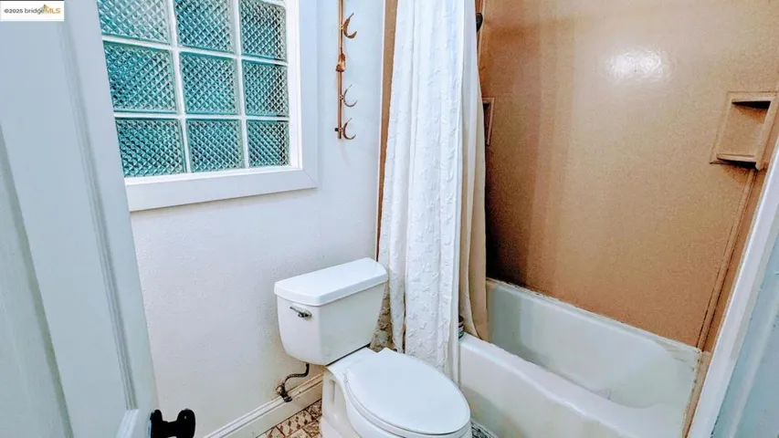 18512 Hwy 116, Guerneville, California 95446