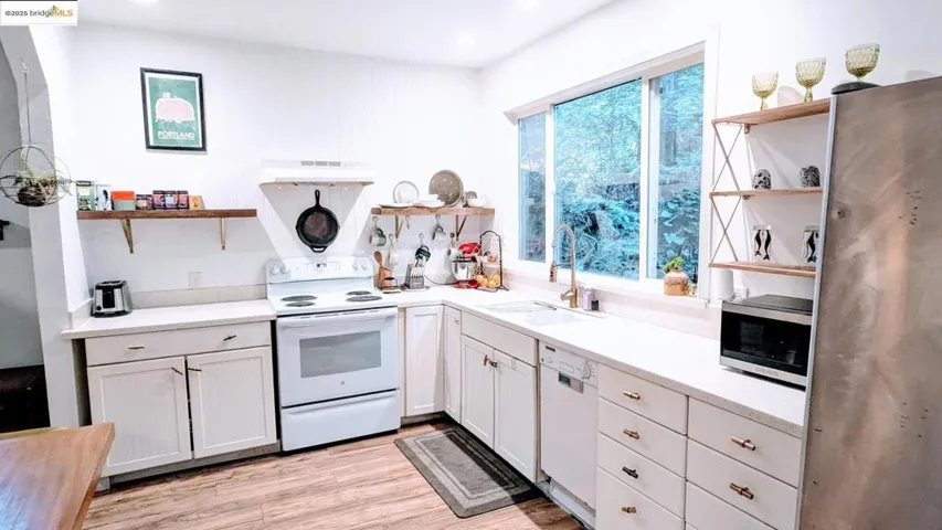 18512 Hwy 116, Guerneville, California 95446