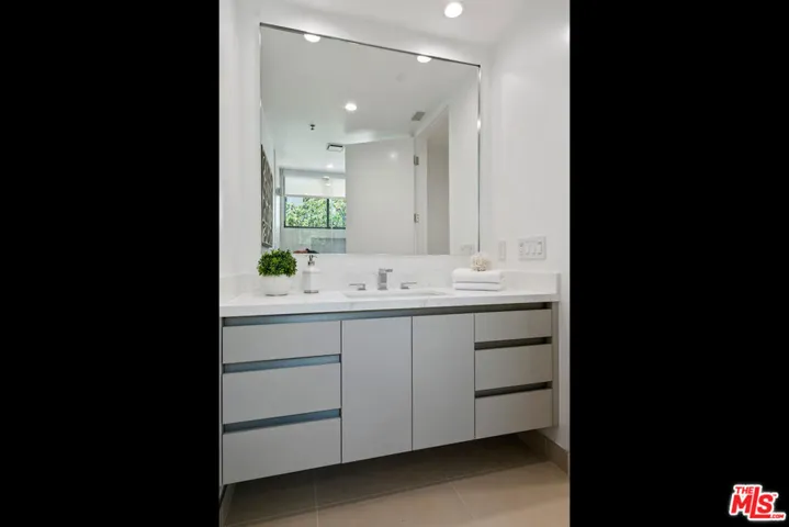 2112 Century Park Lane 103, Los Angeles, California 90067