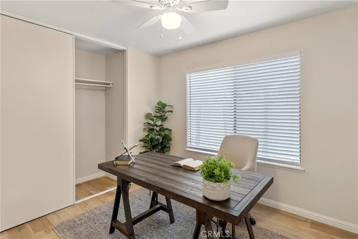 Down stairs bedroom or office