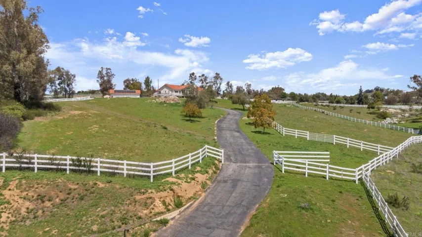 20191 Deerben Rd, Ramona, California 92065