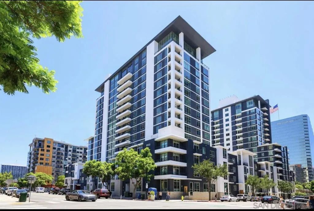 425 W Beech St, San Diego, California 92101 home-pic-22