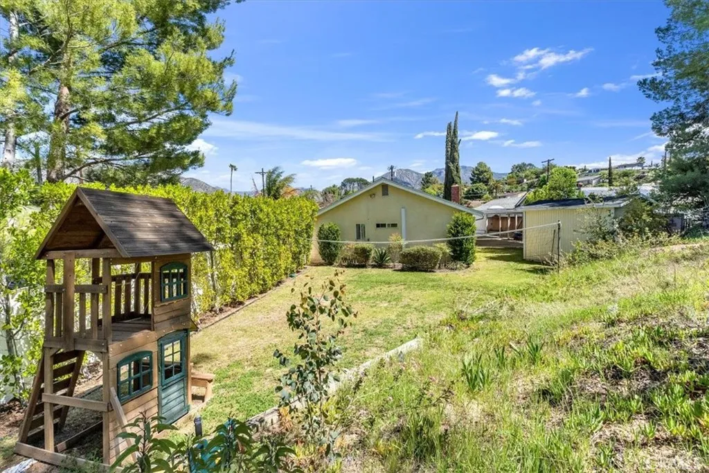 9056 Oswego Street, Sunland, California 91040 home-pic-6