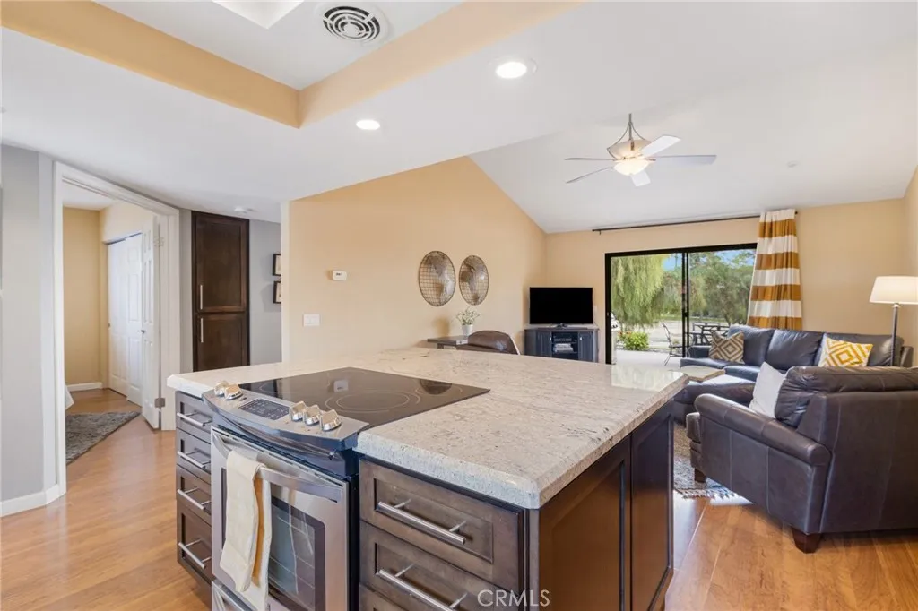 40514 Bay Hill Way, Palm Desert, California 92211 home-pic-2