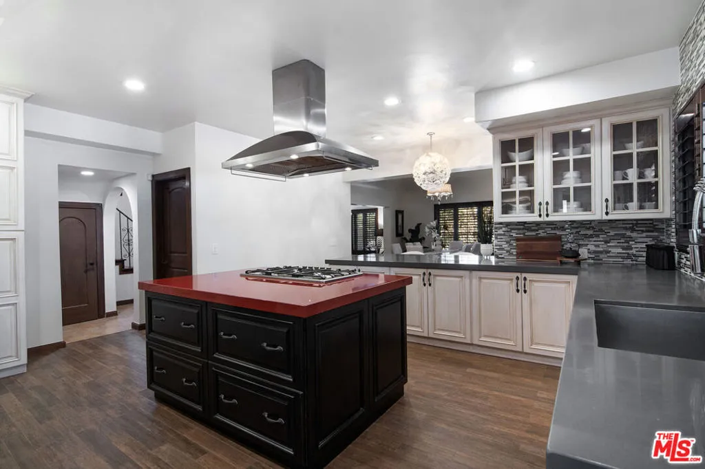 664 S Highland Avenue, Los Angeles, California 90036 home-pic-13