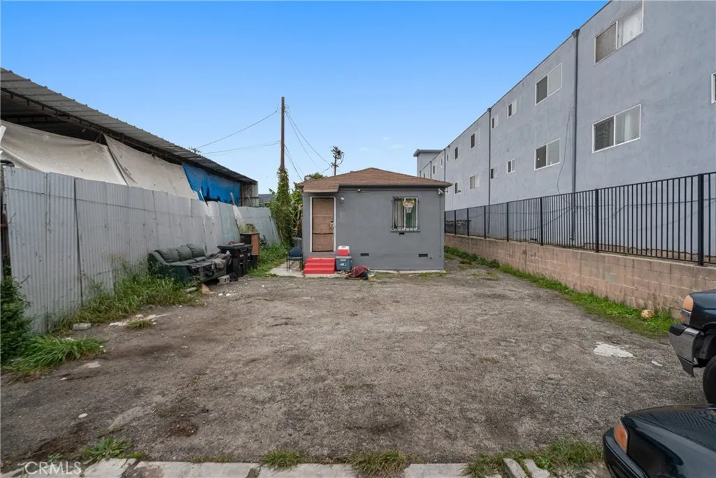 3322 W 63rd Street, Los Angeles, California 90043 home-pic-6