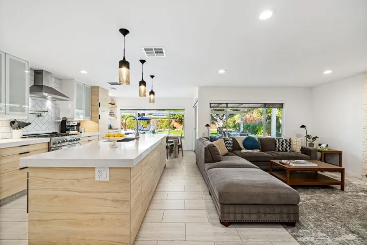 26-web-or-mls-AC_Myrsine_0425_OPMG_012