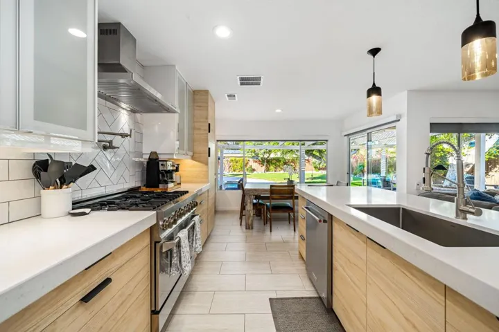 32-web-or-mls-AC_Myrsine_0425_OPMG_018