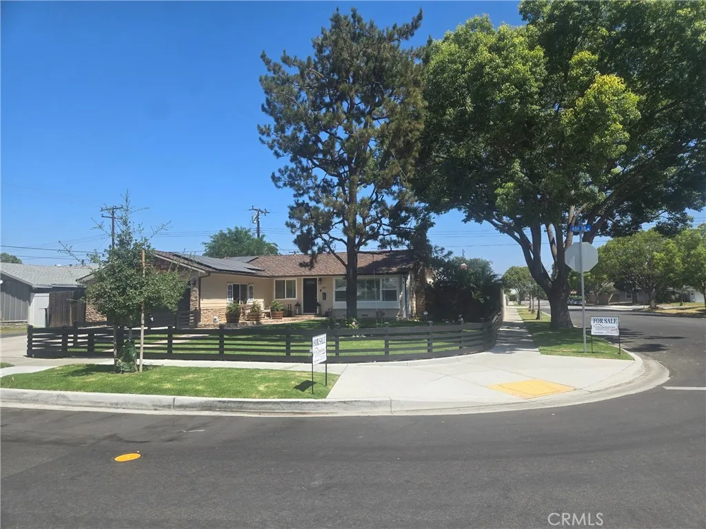 4201 W Ash Avenue, Fullerton, California 92833, 3 Bedrooms Bedrooms, ,2 BathroomsBathrooms,Residential,For Sale,Ash,OC25075043