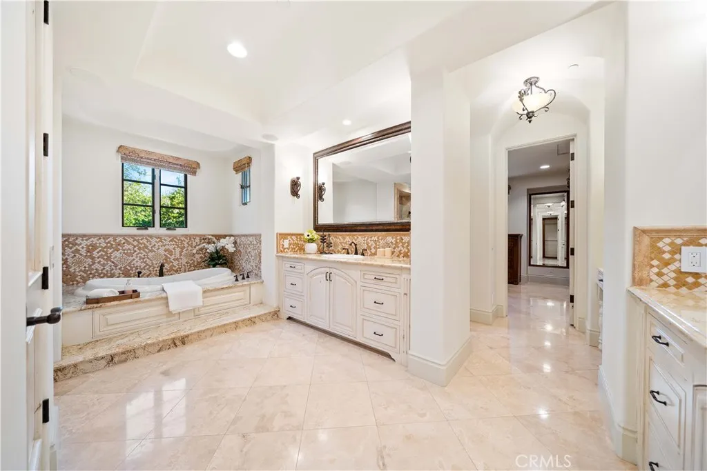 32 Golden Eagle, Irvine, California 92603 home-pic-24