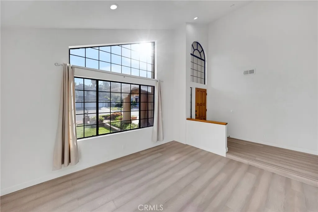 867 Winding Brook Lane, Walnut, California 91789 home-pic-8