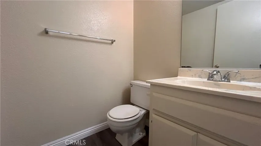 20211 Carlisle Road, Apple Valley, California 92307