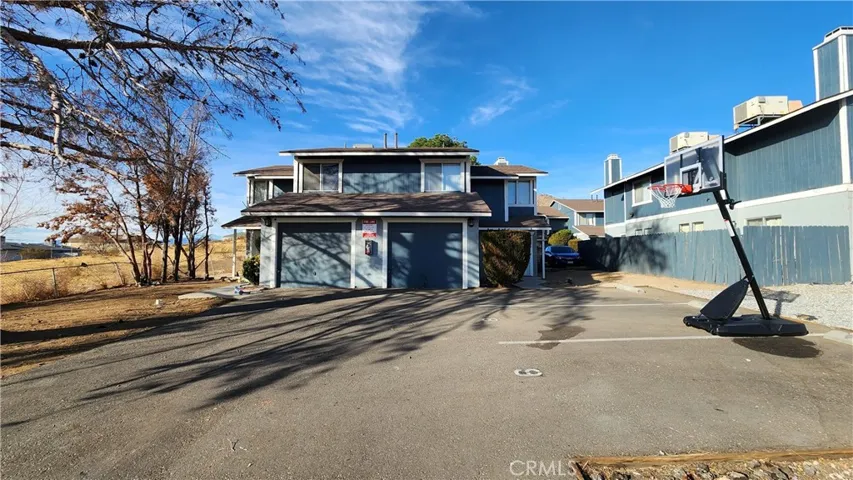 20211 Carlisle Road, Apple Valley, California 92307