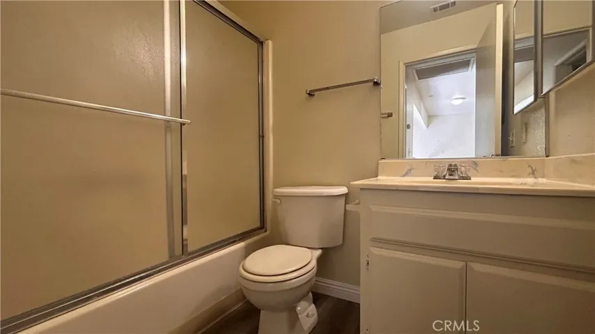20211 Carlisle Road, Apple Valley, California 92307