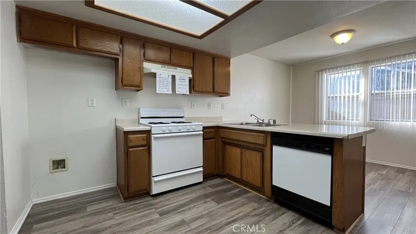20211 Carlisle Road, Apple Valley, California 92307