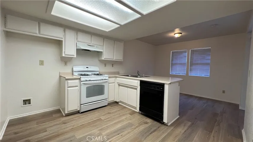 20211 Carlisle Road, Apple Valley, California 92307