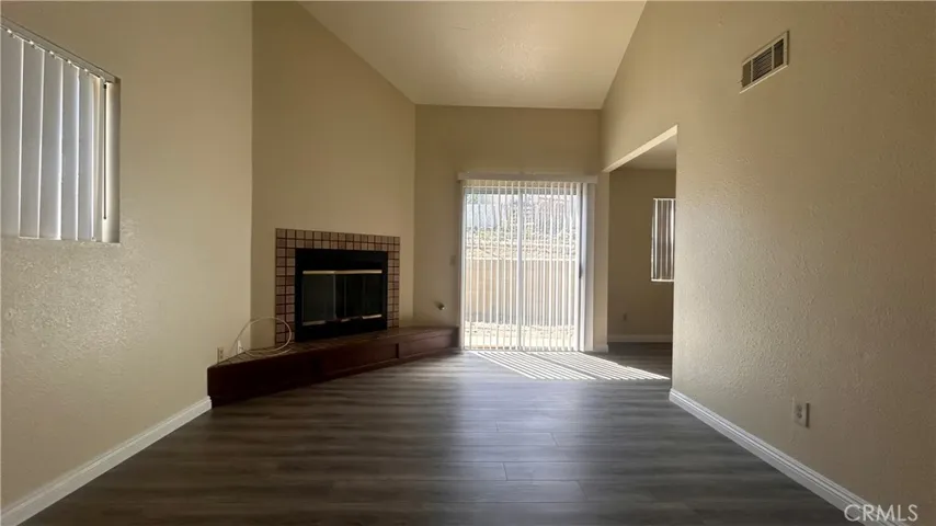 20211 Carlisle Road, Apple Valley, California 92307