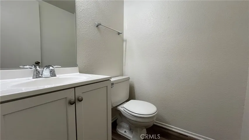 20211 Carlisle Road, Apple Valley, California 92307
