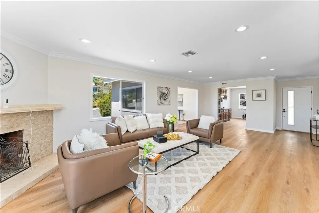 3450 Mevel Place, La Crescenta, California 91214 home-pic-12