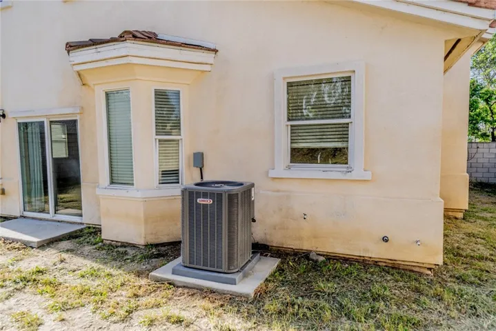 15868 Dianthus Street, Fontana, California 92335