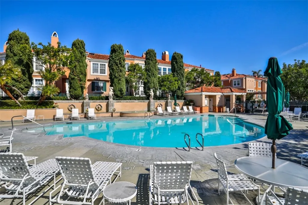 5 Arese Aisle, Irvine, California 92606 home-pic-24