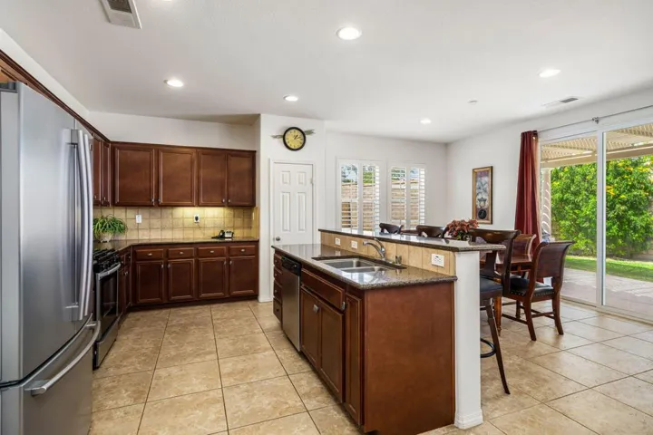 19-web-or-mls-JADunn_OPMG_0325_019