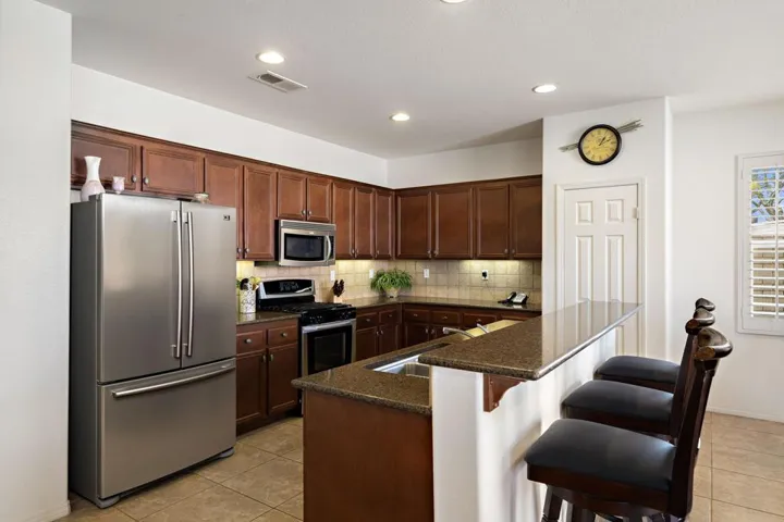 18-web-or-mls-JADunn_OPMG_0325_018