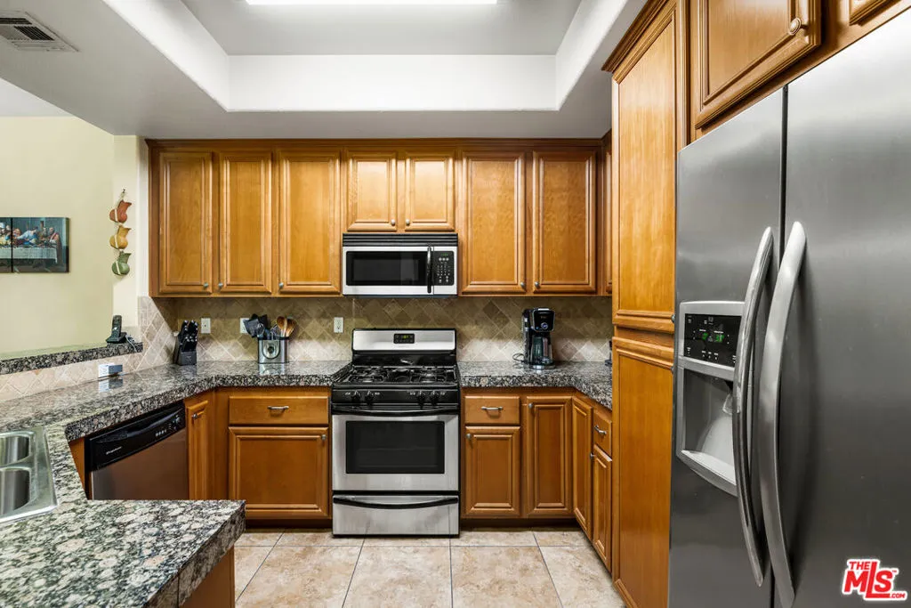 13545 Village Lane, Sylmar, California 91342 home-pic-9