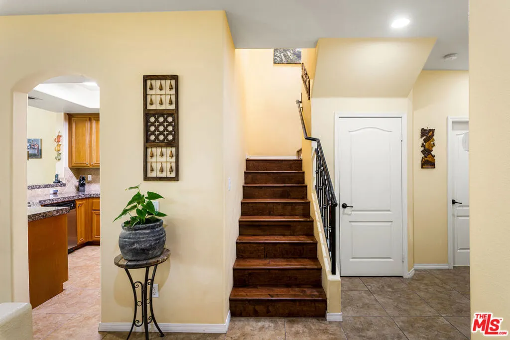 13545 Village Lane, Sylmar, California 91342 home-pic-13