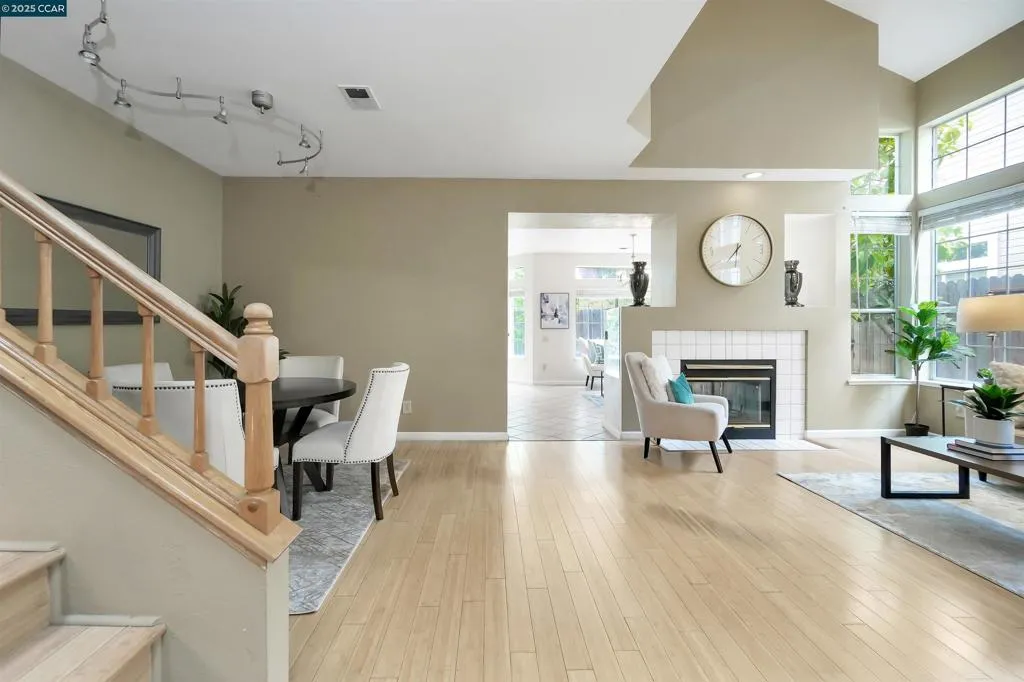 266 Scotts Vly, Hercules, California 94547 home-pic-6