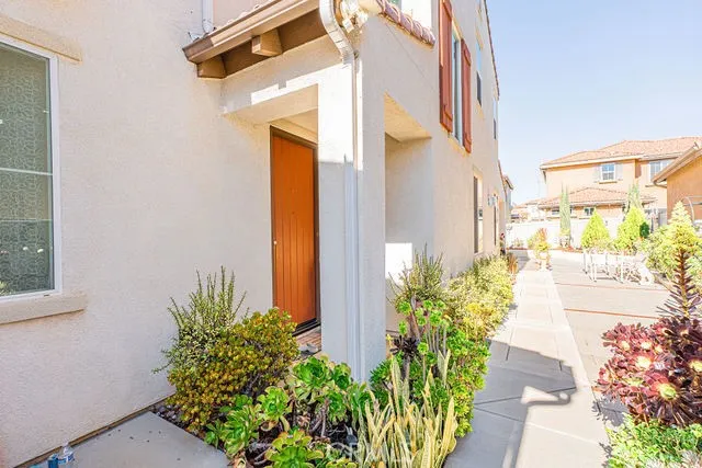 39580 Strada Pozzo, Lake Elsinore, California 92532 home-pic-3
