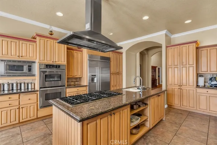 12935 Galewood Street, Apple Valley, California 92308