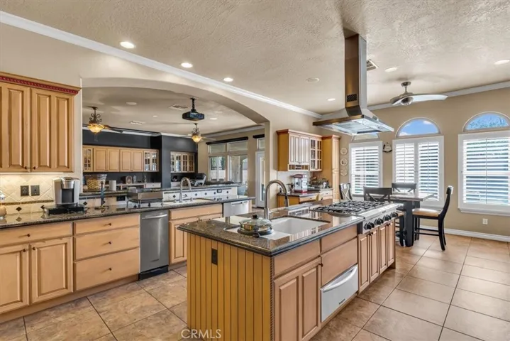 12935 Galewood Street, Apple Valley, California 92308
