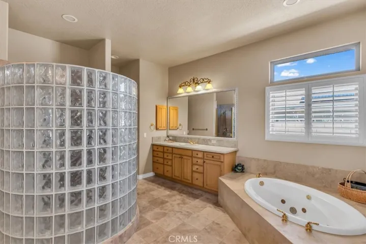 12935 Galewood Street, Apple Valley, California 92308