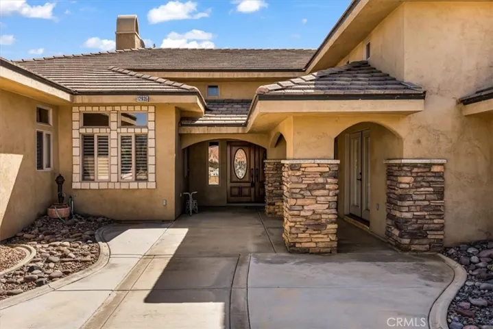 12935 Galewood Street, Apple Valley, California 92308