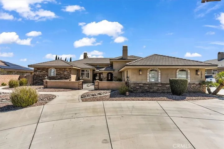 12935 Galewood Street, Apple Valley, California 92308