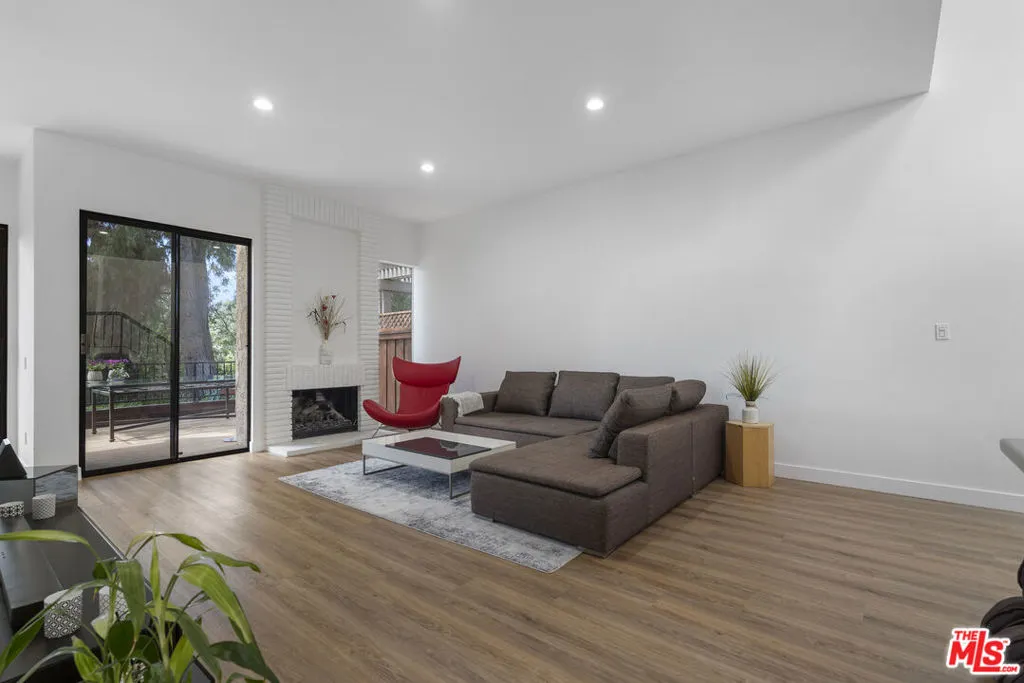 532 Riviera Court, Fullerton, California 92835 home-pic-4