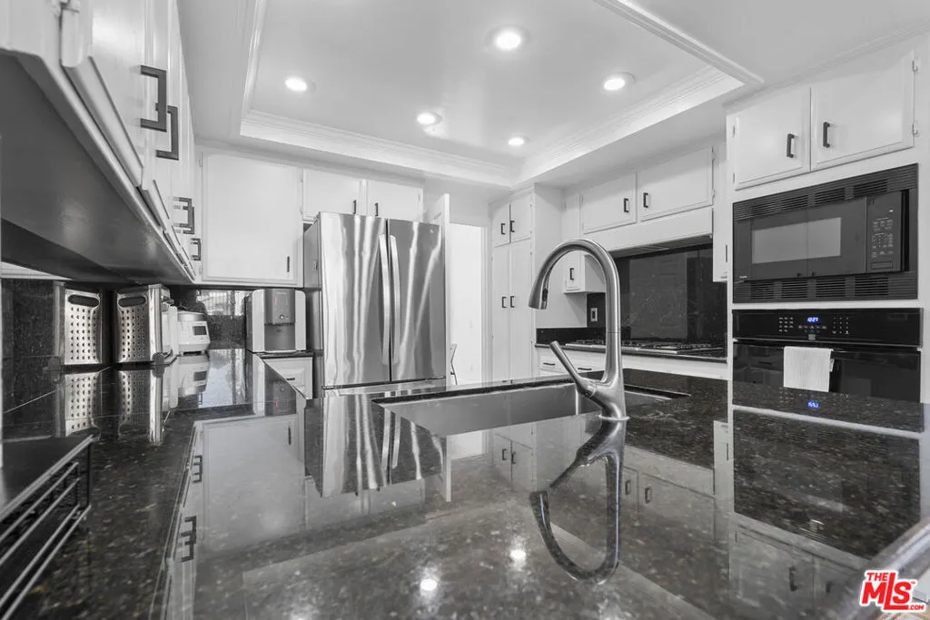 532 Riviera Court, Fullerton, California 92835 home-pic-8