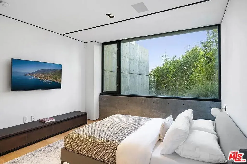 8790 Appian Way, Los Angeles, California 90046 home-pic-27