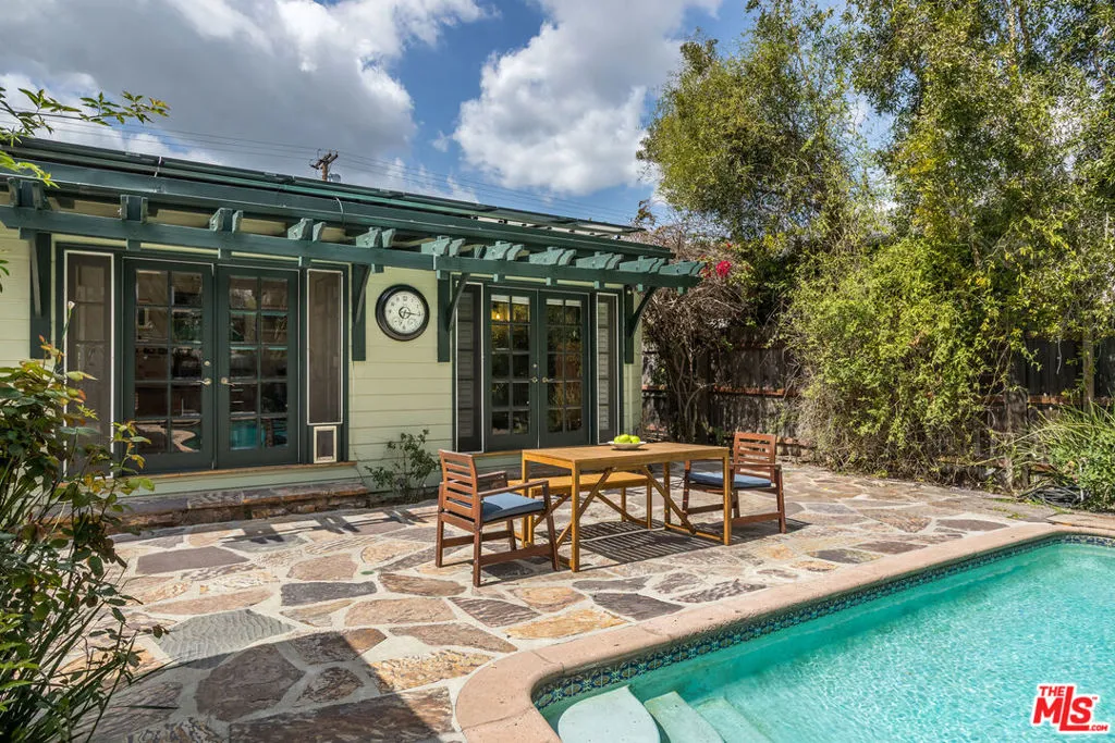 5232 Irvine Avenue, Valley Village, California 91601 home-pic-38