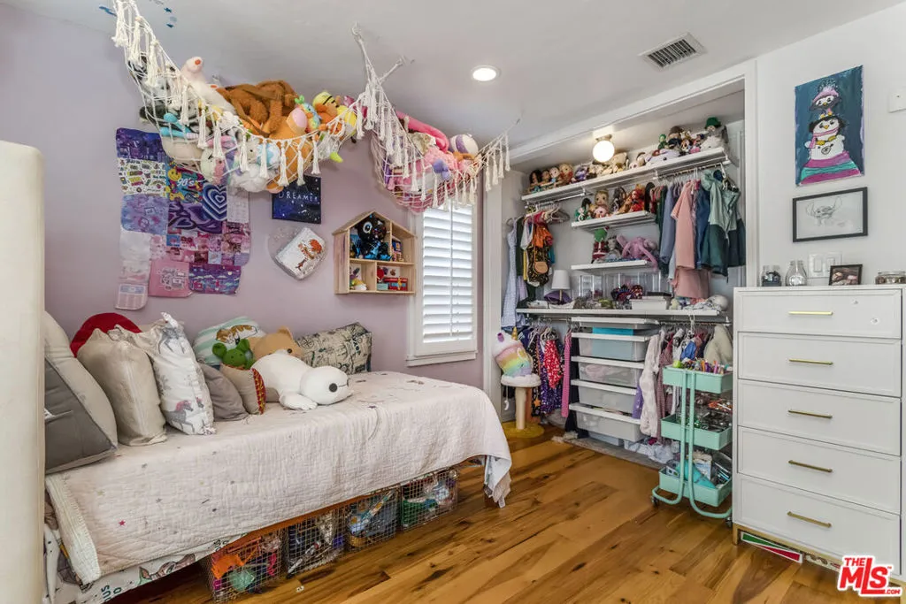 5232 Irvine Avenue, Valley Village, California 91601 home-pic-29