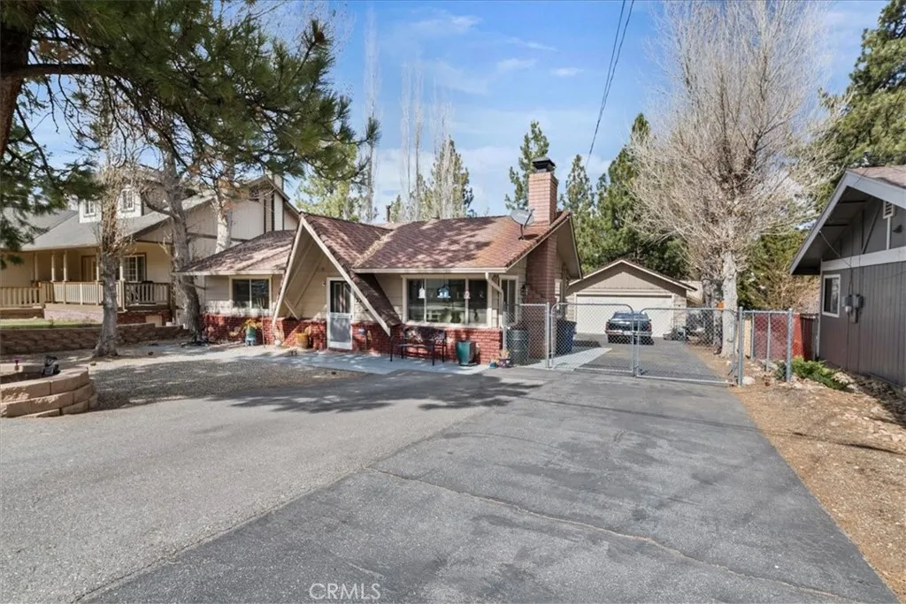 220 Whipple Drive, Big Bear City, California 92314 home-pic-3